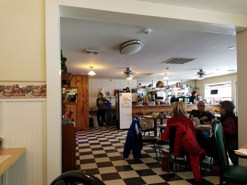 Fast Plates And Friendly Faces