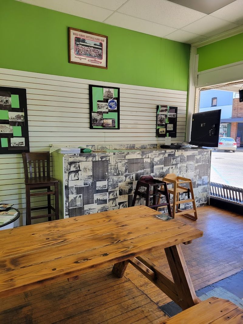 Brenda’s Burgers, Scottville