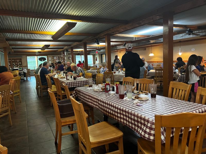 Ron's Catfish Buffet, Jonesboro