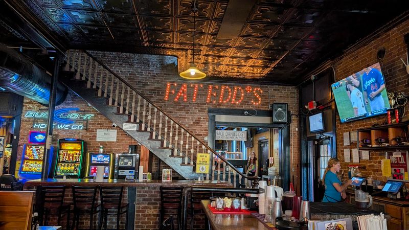 Fat Edd's Roadhouse, Metropolis