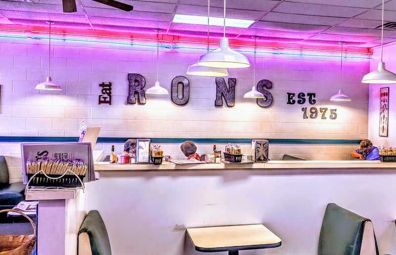 Ron's Hamburgers & Chili