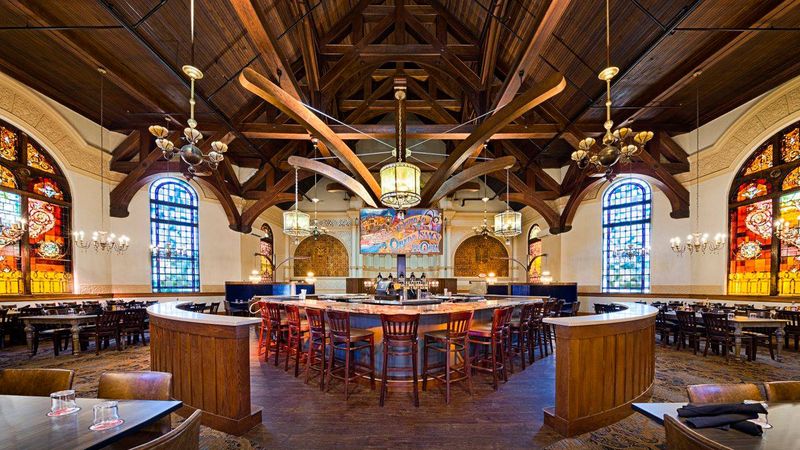 Obed & Isaac's Microbrewery & Eatery – Peoria