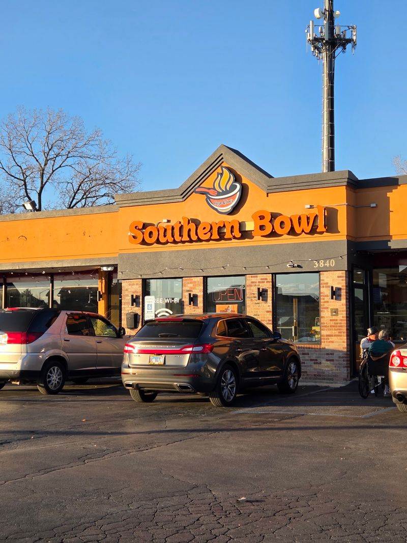 Faye & Joe's Southern Bowl, Hazel Crest, IL