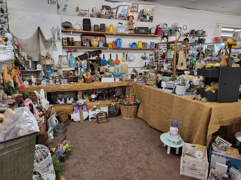 Fayetteville Antique Mall, Fayetteville, Pennsylvania