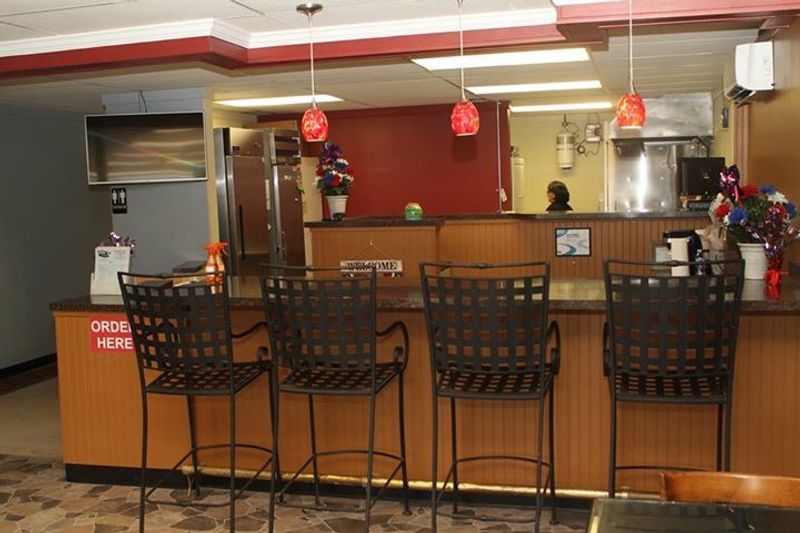 Torony's Giant Hot Dogs, Plains