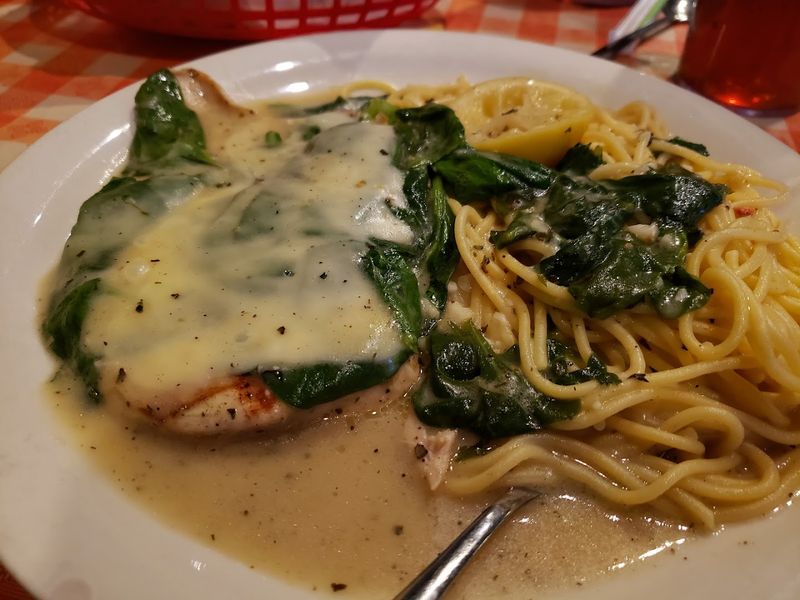 Fettuccine Alfredo That Keeps People Coming Back Fettuccine Alfredo That Keeps People Coming Back