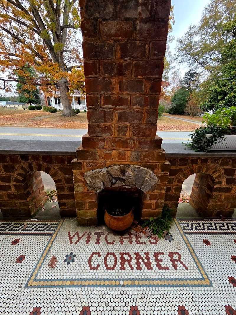 Fifteen Fireplaces, Zero Repeats