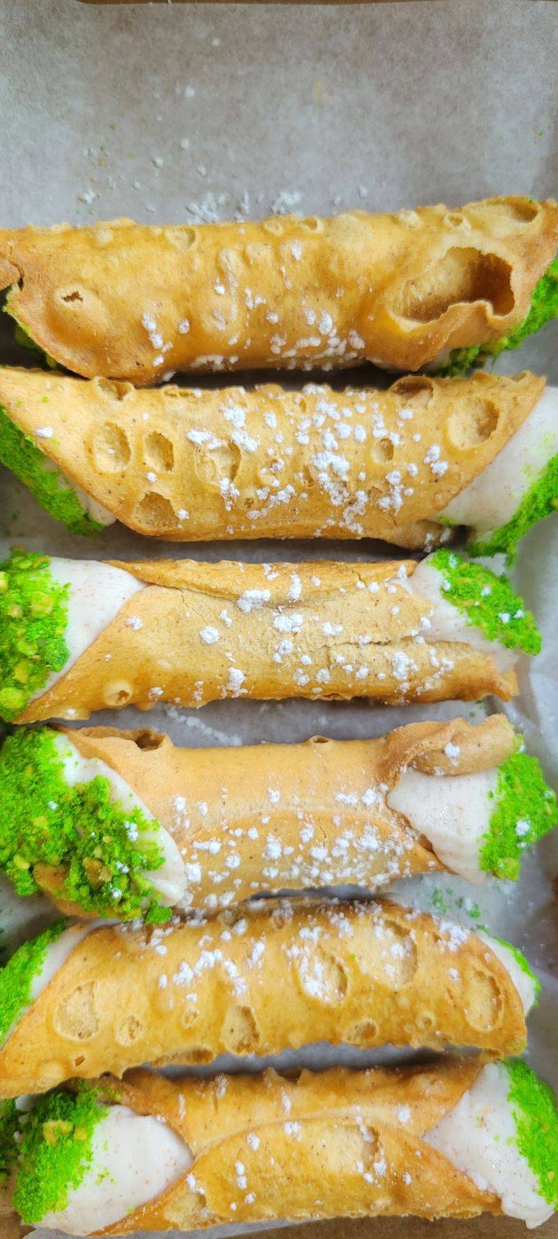 Filling Cannoli the Moment You Order Filling Cannoli the Moment You Order