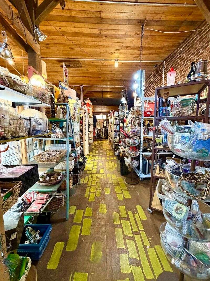 Fayetteville's Funky Flea Market, Fayetteville