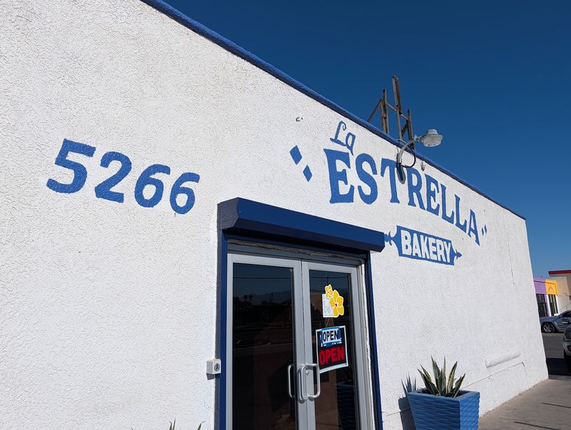 Finding La Estrella on South 12th Avenue Finding La Estrella on South 12th Avenue