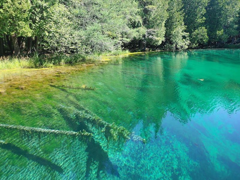 Why The Water Stays So Clear