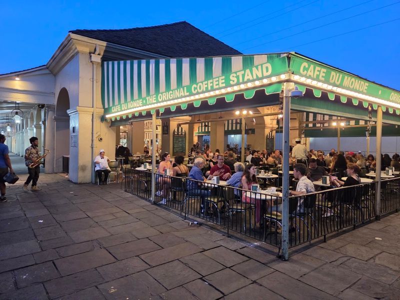 Finding Your Way To 800 Decatur Street