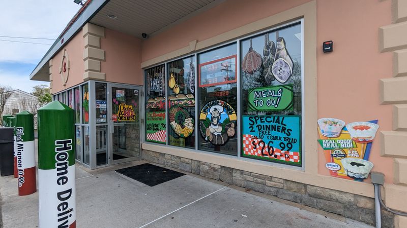 Luigi’s Deli, Butcher Shop & Catering