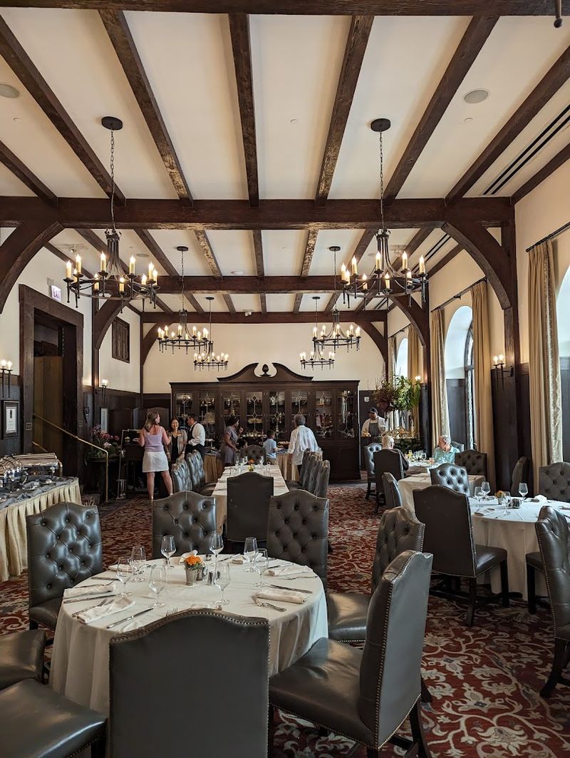 The English Room - Lake Forest