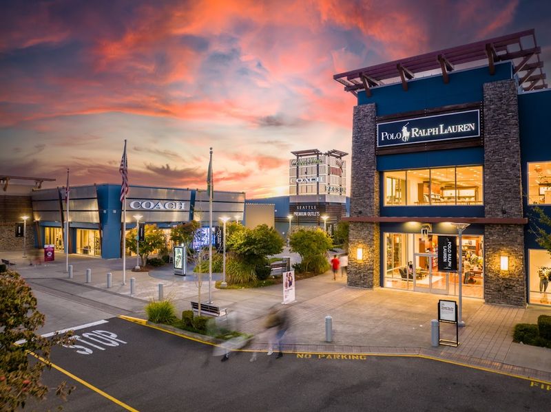 First Impressions: Arriving At The Outlets First Impressions: Arriving At The Outlets