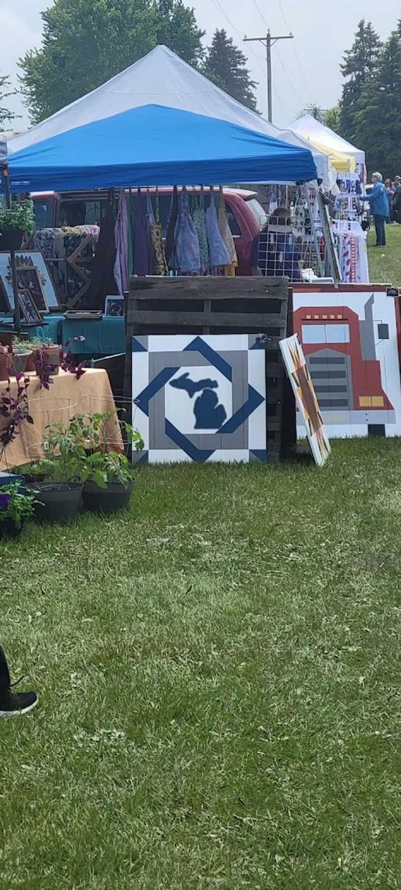 Amish Craftsmanship And Country Treasures