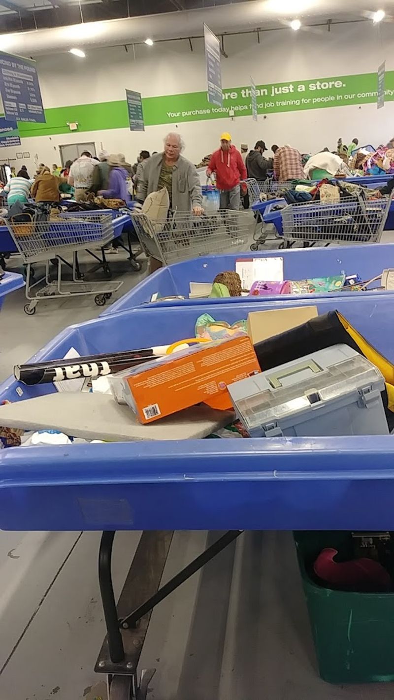 Bringing Gloves and a Reusable Bag Is Strongly Recommended