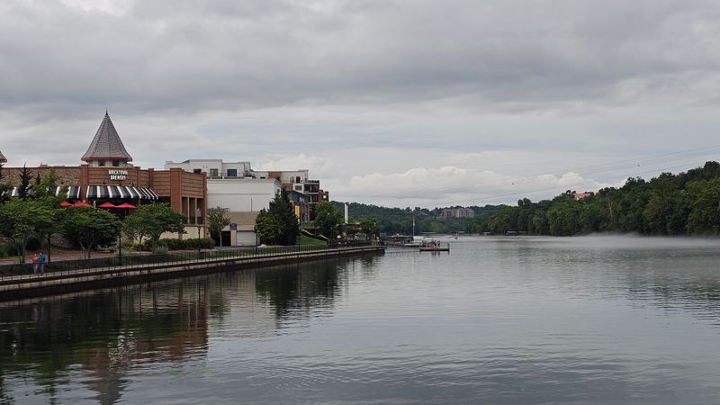 Outdoor Seating, River Watch With Iced Tea