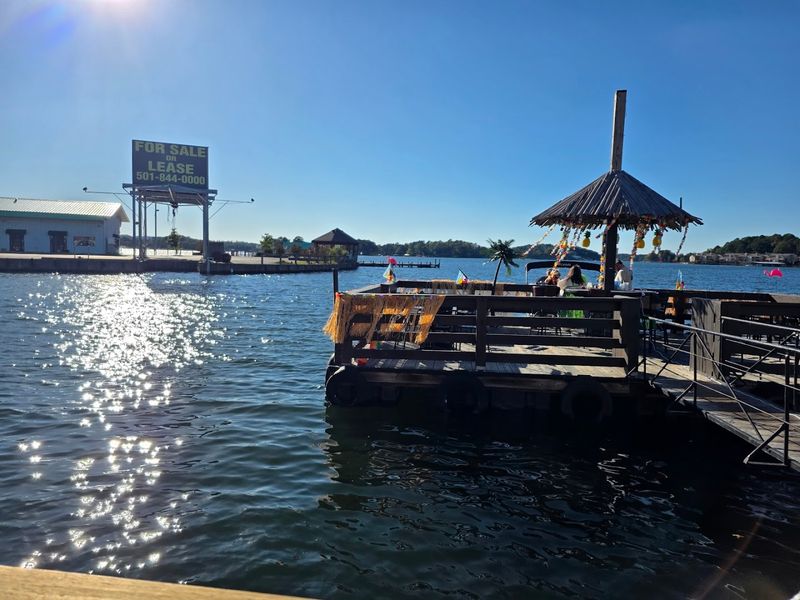 The Local Seafood & Oyster Bar At The Landing, Hot Springs