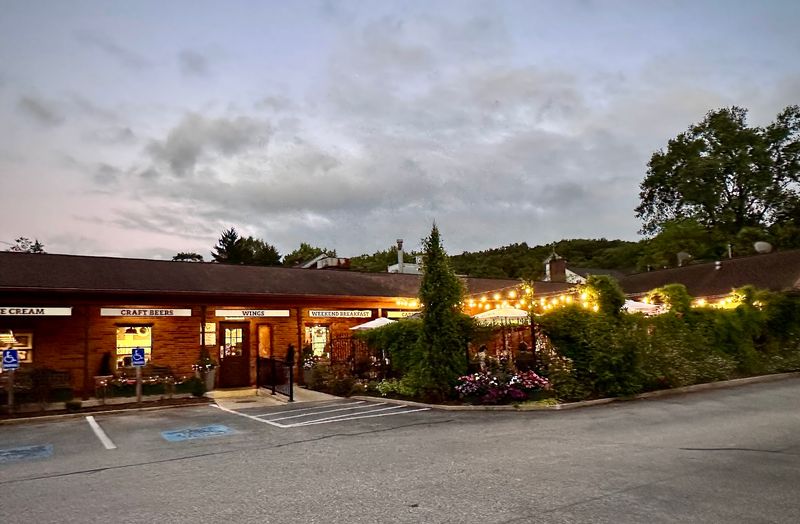 Fisher's Cafe & Pub, Peninsula