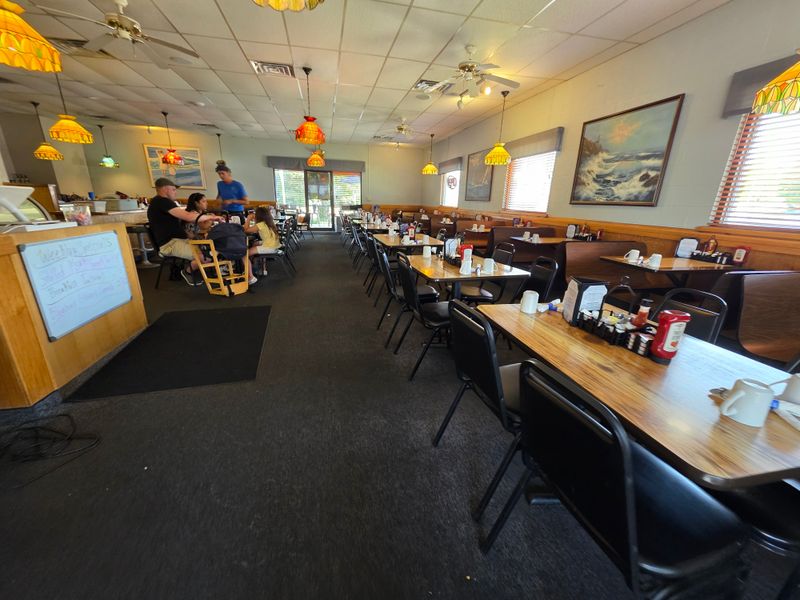 Pine Street Café — Ferrysburg