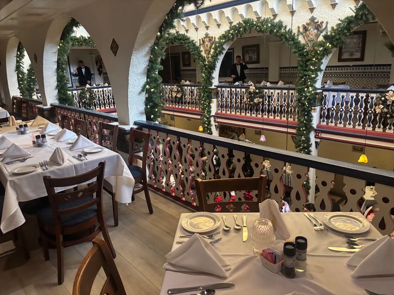 Flamenco Dancing That Turns Dinner Into A Full Show