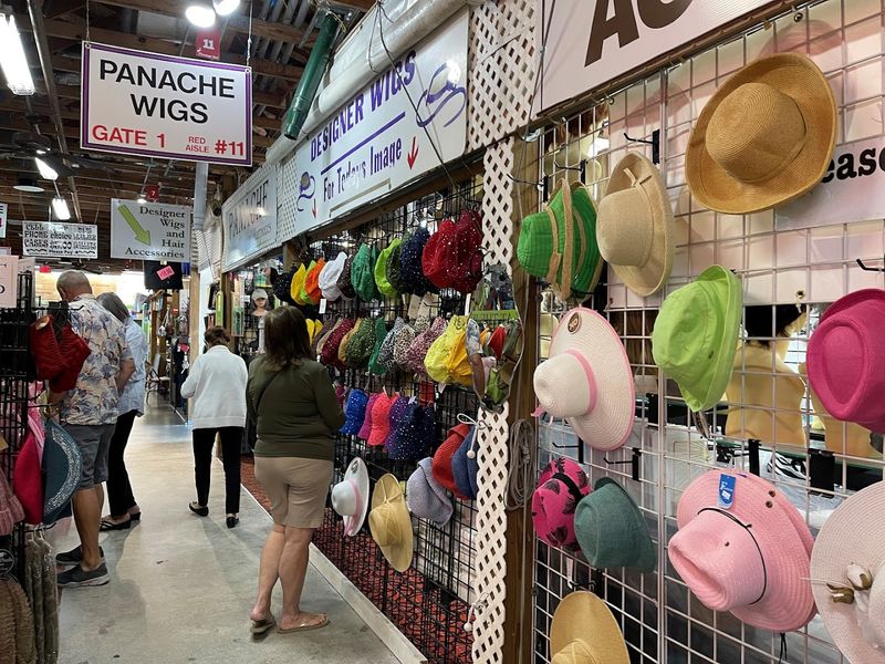 Flamingo Island Flea Market, Bonita Springs