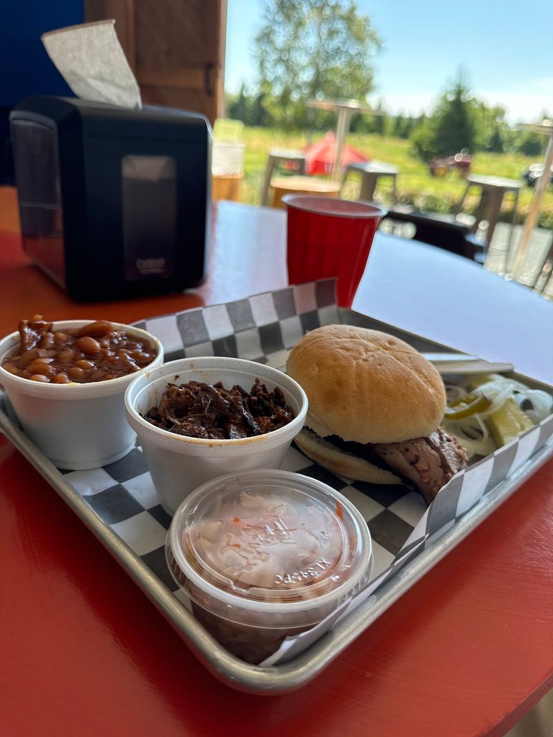 Flanders Bay BBQ, Sullivan
