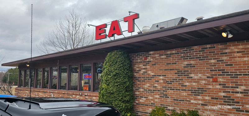 Triangle Restaurant, McMillan