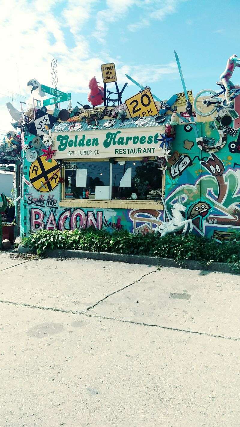 Golden Harvest, Lansing