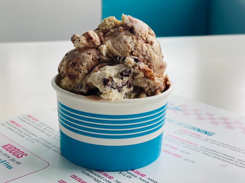 The Comet Classic Diner & Creamery – Birch Run