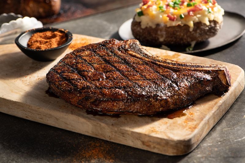 LongHorn Steakhouse: Surprising Quality Chain