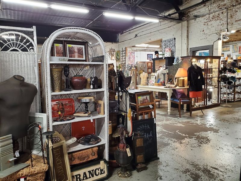 Fleur De Flea Vintage Urban Market