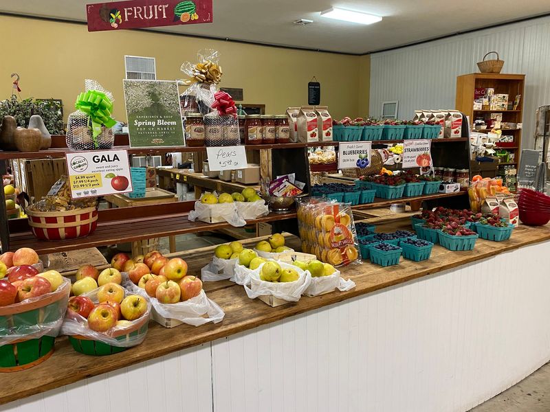 Flinchbaugh's Orchard & Farm Market, Hallam