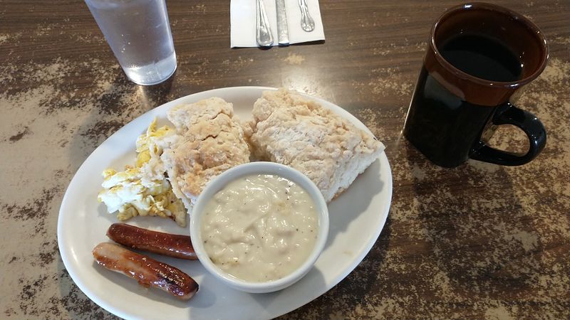 Fluffy Biscuits And Gravy Done The Right Way Fluffy Biscuits And Gravy Done The Right Way