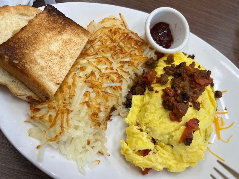 Fluffy Omelets That Make You Rethink Everything You Knew About Eggs Fluffy Omelets That Make You Rethink Everything You Knew About Eggs