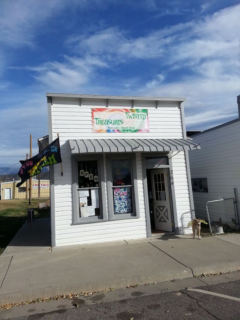 Small-Town Charm That Does Not Need To Announce Itself