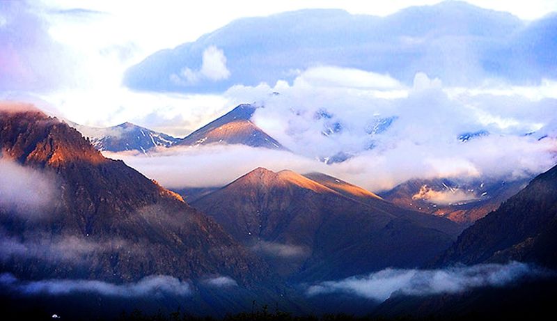 Fly Into Gates Of The Arctic National Park 