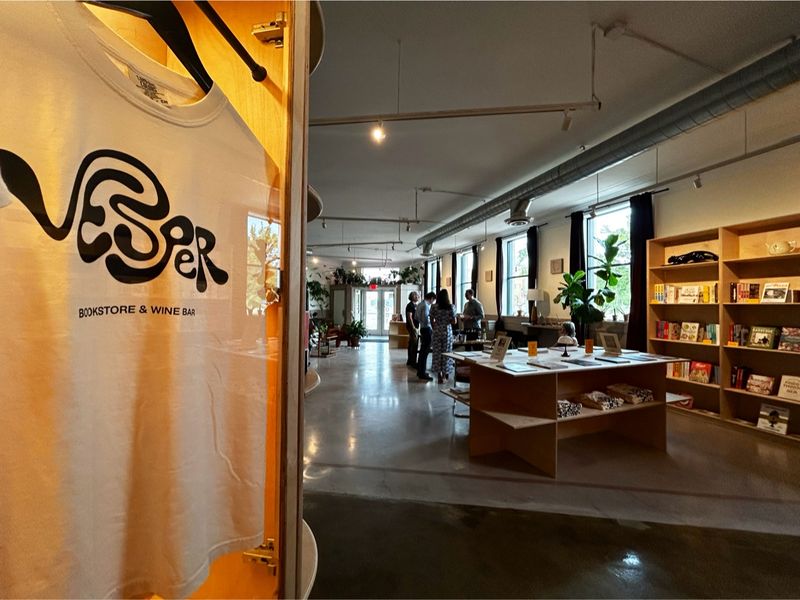 Vesper Books, Detroit