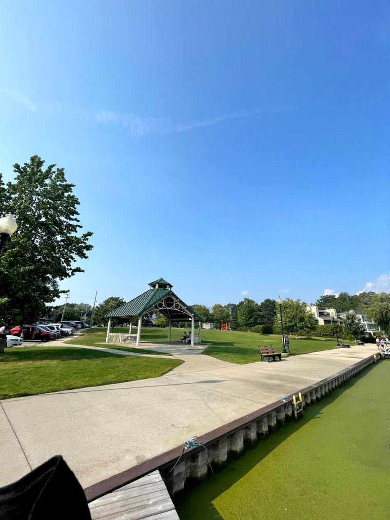 Meet Makers At The Farmers Market