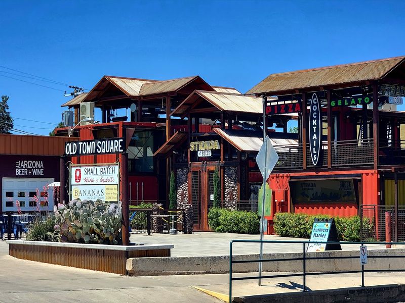 Food, Boutiques, And Planning Your Visit