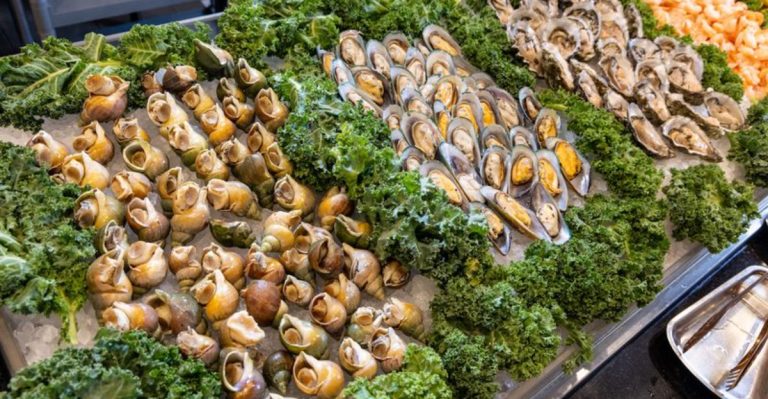 Food Lovers In California Are Obsessed With This All-You-Can-Eat Buffet