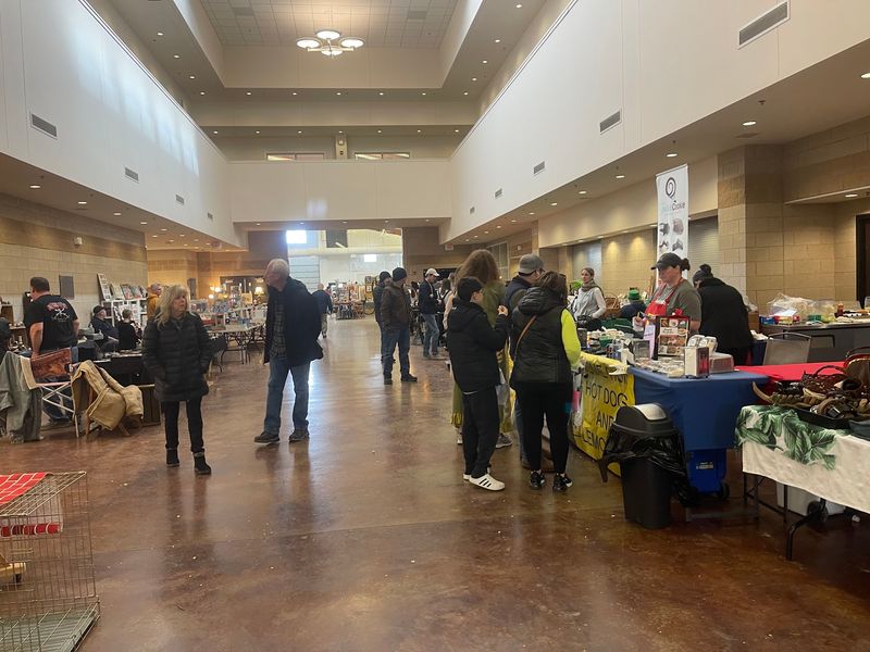 Food Trucks and Sweet Snacks to Keep You Going Food Trucks and Sweet Snacks to Keep You Going