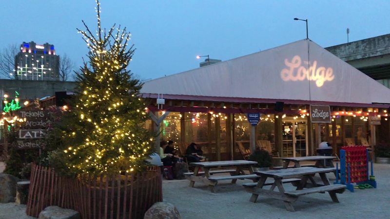 Food Vendors And Waterfront Dining That Deliver Food Vendors And Waterfront Dining That Deliver