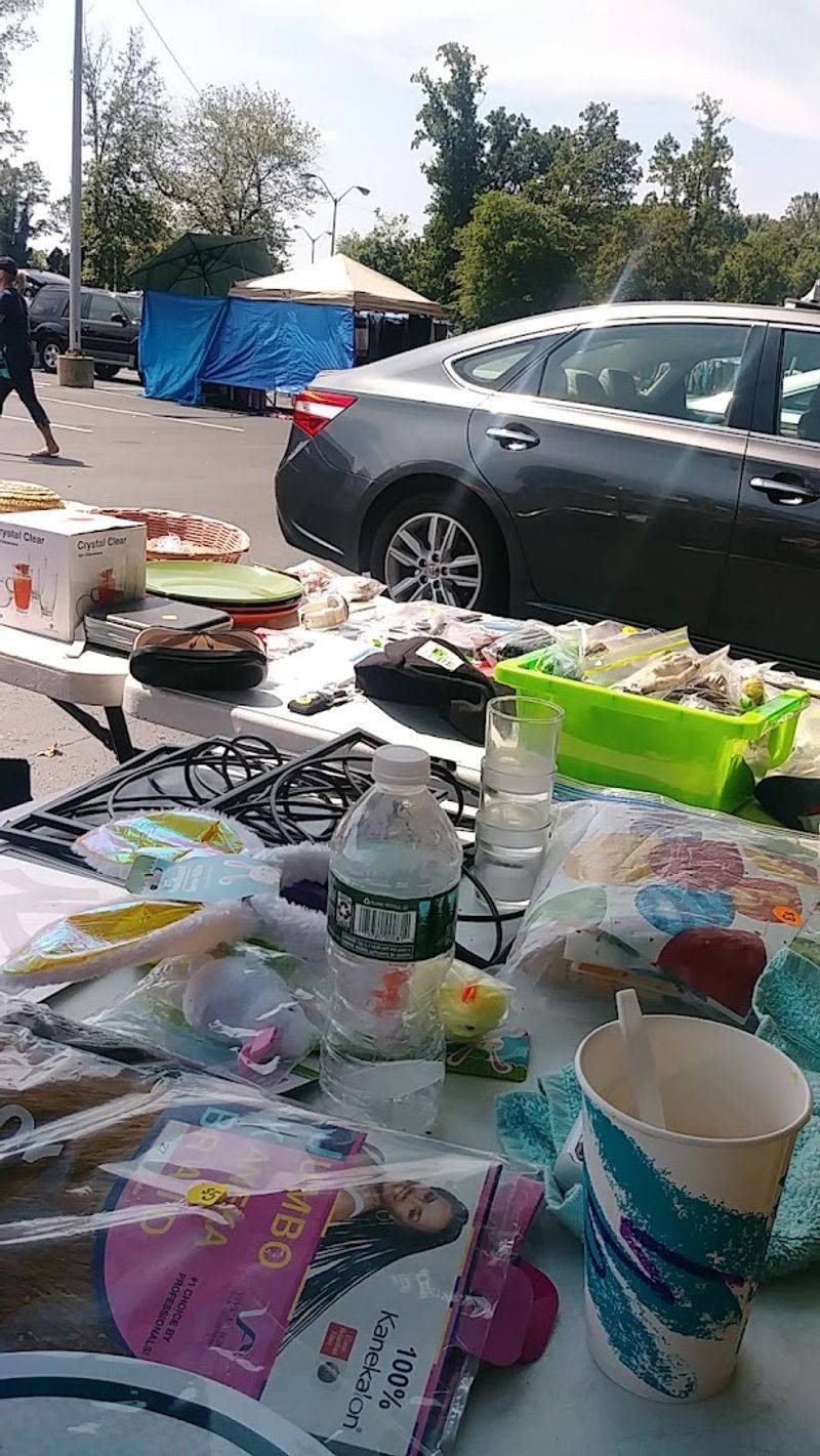 Food Vendors Have Kept Hungry Shoppers Fueled For Years Food Vendors Have Kept Hungry Shoppers Fueled For Years
