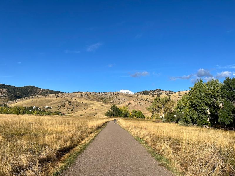 Foothills South Trail – Near Wonderland Lake