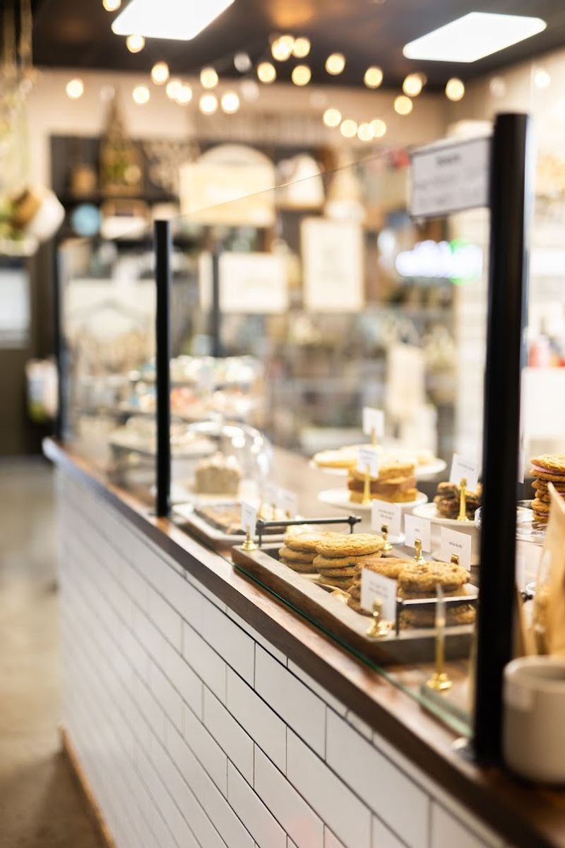 Bakes by Lo, Hilliard