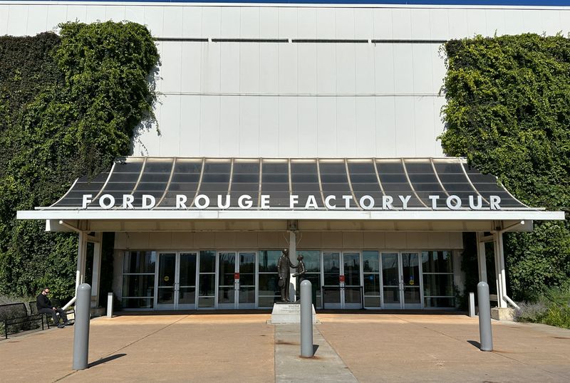 Ford Rouge Factory Tour (Dearborn) Ford Rouge Factory Tour (Dearborn)