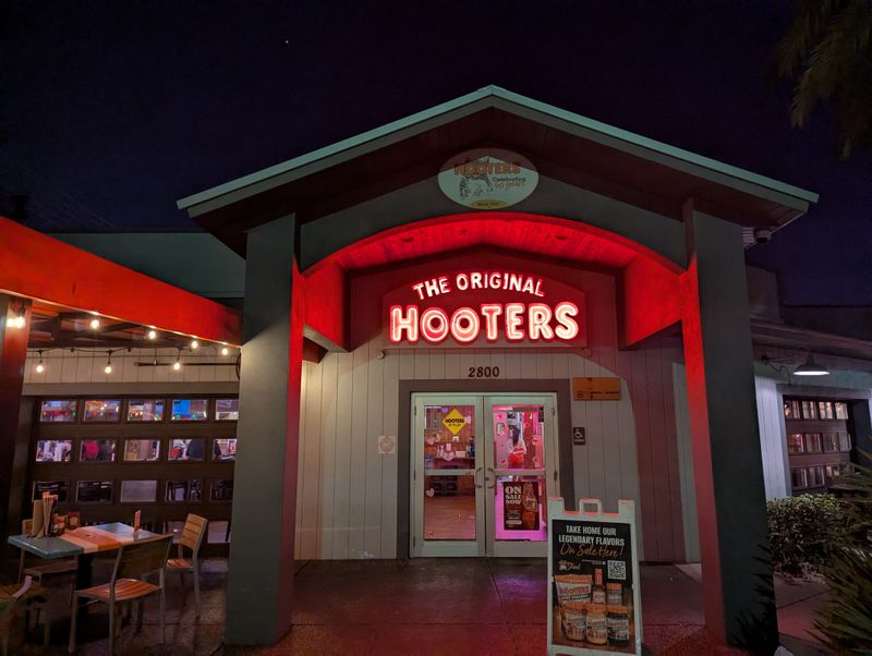 Hooters – Original Clearwater Location, Clearwater