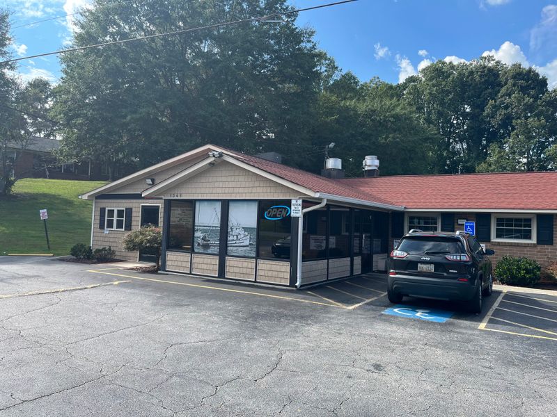 Riverside Fish House — Dallas, North Carolina